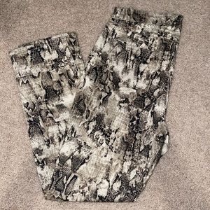 New York & Co snake print jeans 4